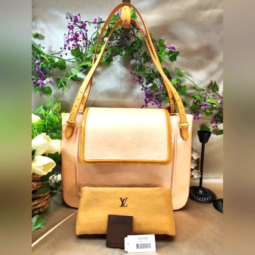 Louis Vuitton Vernis Petronia Street Marshmallow w/ Dust Bag & COA EUC